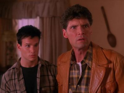 It just came right off. - Twin Peaks