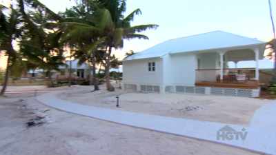 It just creates this ambience
where people want to - Island of Bryan