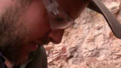 'It just drives you nuts
in the end.' - Outback Opal Hunters