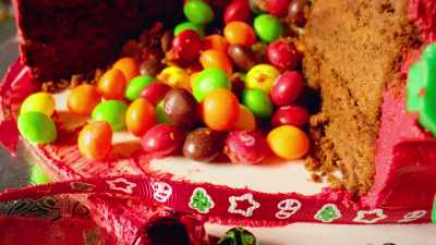 - It just kind of fell out,
yeah. - Baking It