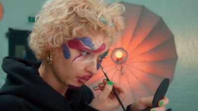It just turns someone
into, like, an excited child. - Glow Up: Britain's Next Make-Up Star