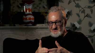 It was like two theater flats,
pin-hinged together, - Hollywood Dreams & Nightmares: The Robert Englund Story