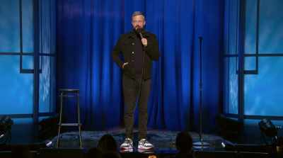 It looks… - Nate Bargatze: The Greatest Average American