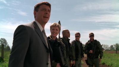 - It looks just like, uh...
- Oh, yeah. - Stargate SG-1
