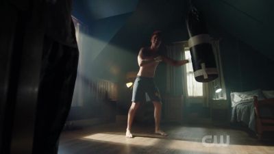 It looks like a cell in here. - Riverdale
