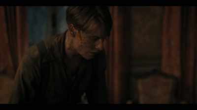 - It looks like a diamond.
- Don't touch it. - All the Light We Cannot See
