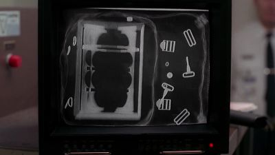 It looks like a small superstructure
with three circular pieces inside. - The X-Files