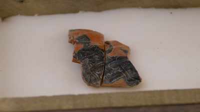 It looks like an
amphora, Circa 500 BCE. - Love's Greek to Me