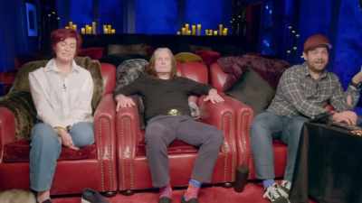 - It looks like Jack Black.
- Such a stretch, Jack. - The Osbournes Want to Believe