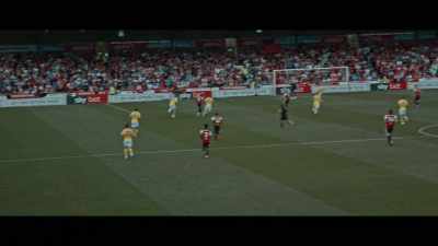 It looks like the hosts are coming forward
again, looking for a second. - Take Us Home: Leeds United