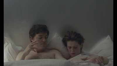 - It looks really sore.
- It is a bit sore. - The Souvenir