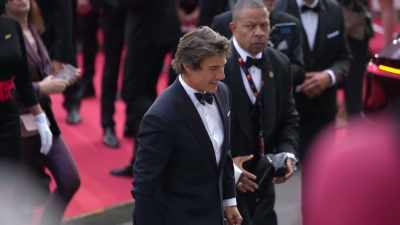 It made perfect
showmanship sense - Tom Cruise: The Last Movie Star