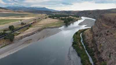 It meets
the northern pacific railroad, - Epic Yellowstone