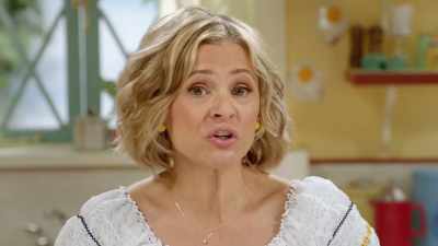 It might not be
the most proper way - At Home with Amy Sedaris
