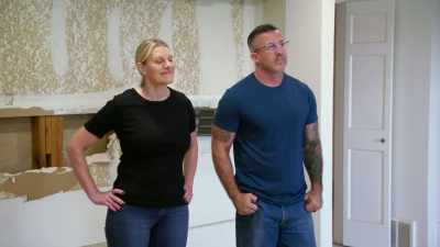 It modernizes the kitchen look
a little bit, - Renovation Impossible
