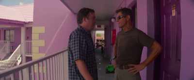 It is my business. I'm the manager here.
What's going on? - The Florida Project