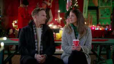 It was nice having someone - Meet Me Under the Mistletoe