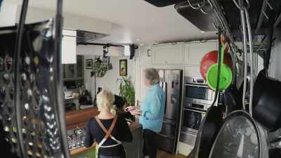 - It is nice. It's nice.
- Why are you surprised?
It's good. - James May: Oh Cook!