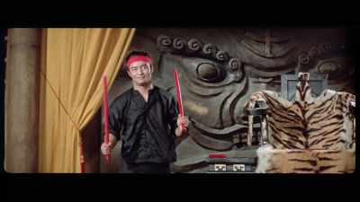 'It is only when Inosanto
gains a second stick - The Final Game of Death