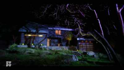 - It’s like he erased her. - Reginald the Vampire