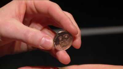 It says "Derren Brown: Miracle"
on one side... - Derren Brown: Miracle