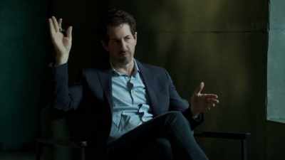 -: It seems that his responses are all over the place, - Inside the Mind of a Con Artist