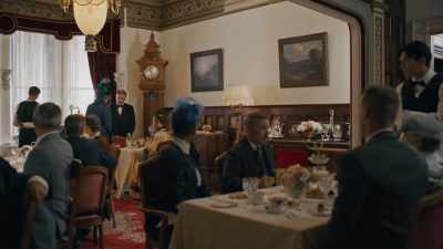 It seems not everyone - Gilded Newport Mysteries: Murder at the Breakers