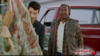 - It seems simple enough.
- Yeah, you say that now. - Christmas Under the Stars