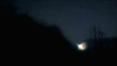 IT SEEMS TO HOVER, SOMETIMES
MOVING TOWARDS THE CROWDS. - Strange Evidence