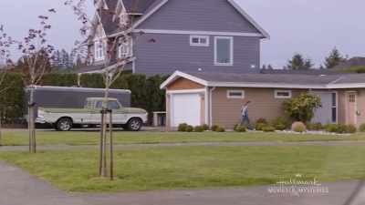 It should have been
a red flag for me, - The Julius House: An Aurora Teagarden Mystery