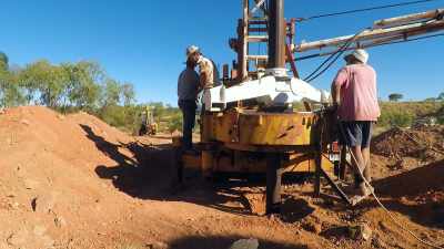 It shouldn't.
Have they got an adjustment on 'em? - Outback Opal Hunters