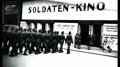 It was shown to all SS-teams,
on Himmler's orders - Hitler's Hollywood
