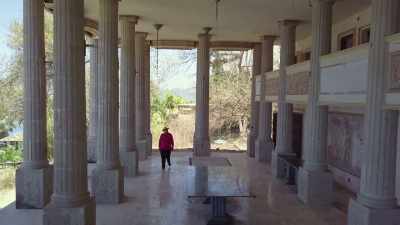 It had significant
high ceilings, - Mysteries of the Abandoned