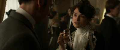 - It was simply there.
- Does it make you happy? - Colette