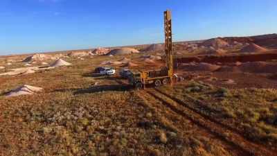It sinks a small nine-inch hole
up to 27 metres deep. - Outback Opal Hunters
