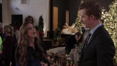 It was snowing, and
you and the movers - Christmas Wreaths and Ribbons