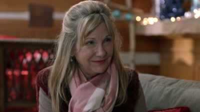 It was so...tacky. - The Enchanted Christmas Cake