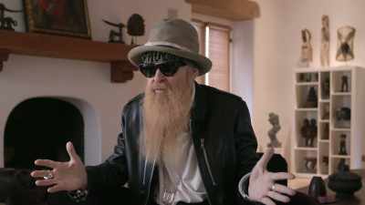 It was still packed.
Everyone was so into it. - ZZ Top: That Little Ol' Band From Texas