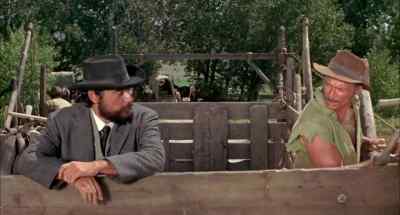 - It sure feels good to be home.
- What did you say? - Barquero