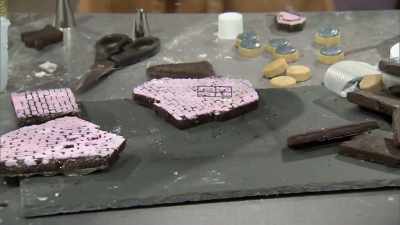 It take a long time
for royal icing to set up. - Halloween Cookie Challenge