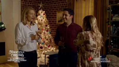It is time for the
couple of honor - The Charm Bracelet
