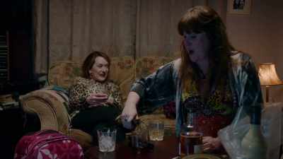 - It is toffee flavoured.
- [Liquor pouring] - Nowhere Fast