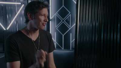 It was very underlit,
lots of flashing lights, - James Cameron's Story of Science Fiction