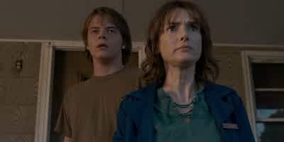 - It was just lying there? - Stranger Things
