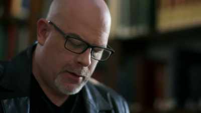 It was this white light, like,
hitting my eye, - The Holzer Files