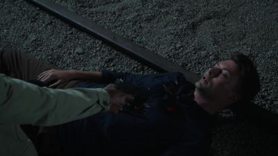 - It wasn't loaded.
- What? - 9-1-1