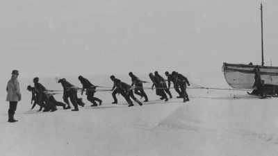 It was with the utmost 
difficulty that we shifted our 
two boats.  - Shackleton: The Greatest Story of Survival