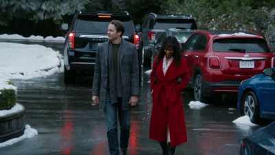 It won't happen again.
(April chuckles) - Magic in Mistletoe