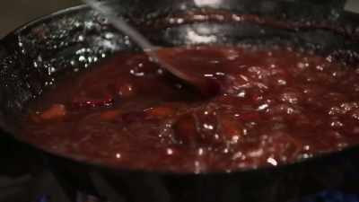 It'll be a nice steak in
a nice date, uh, reduction, - Moonshiners: Master Distiller
