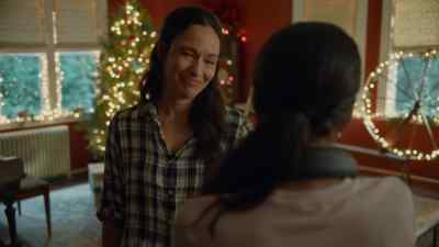 It'll be ready in ten. - Christmas Under the Lights